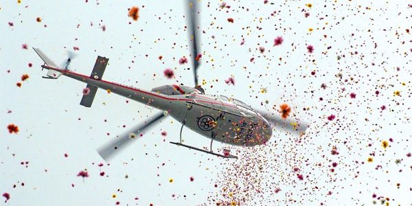 remote-control-helicopter-flower-dropping_16734_service_image